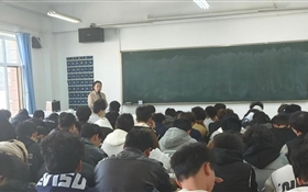 校長李海軍深入教學(xué)一線聽課 調(diào)研指導(dǎo)思政課教學(xué)工作