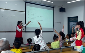 青春三下鄉(xiāng)∣童語同音  共筑未來——“聲潤?quán)l(xiāng)土”志愿服務(wù)團開展社區(qū)兒童推普特色活動